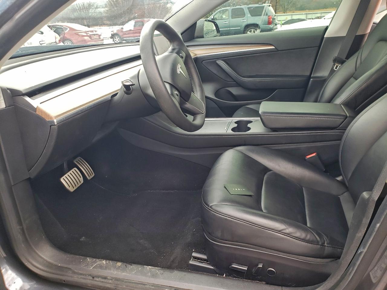 Tesla Model 3 Image 4