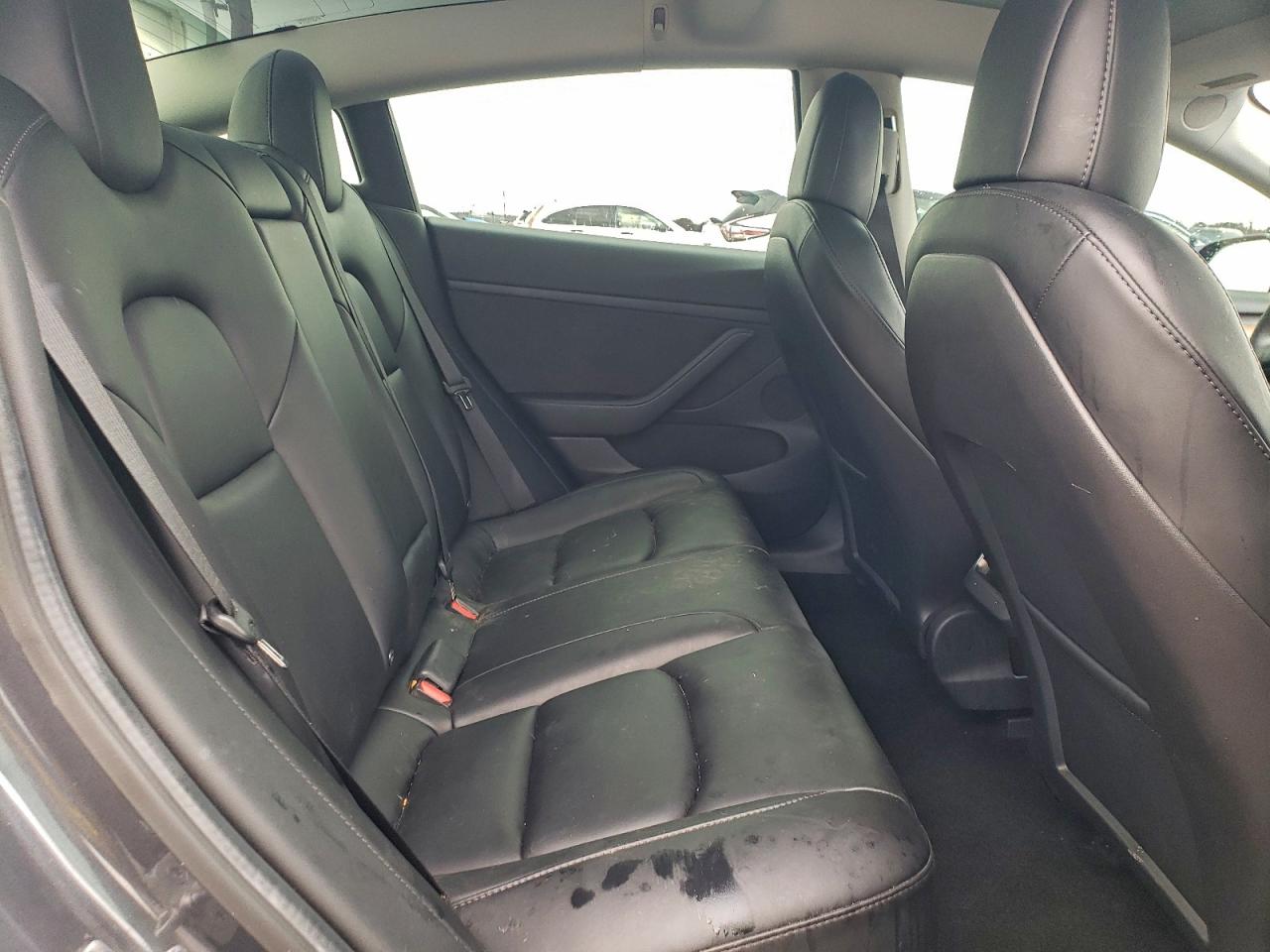 Tesla Model 3 Image 9