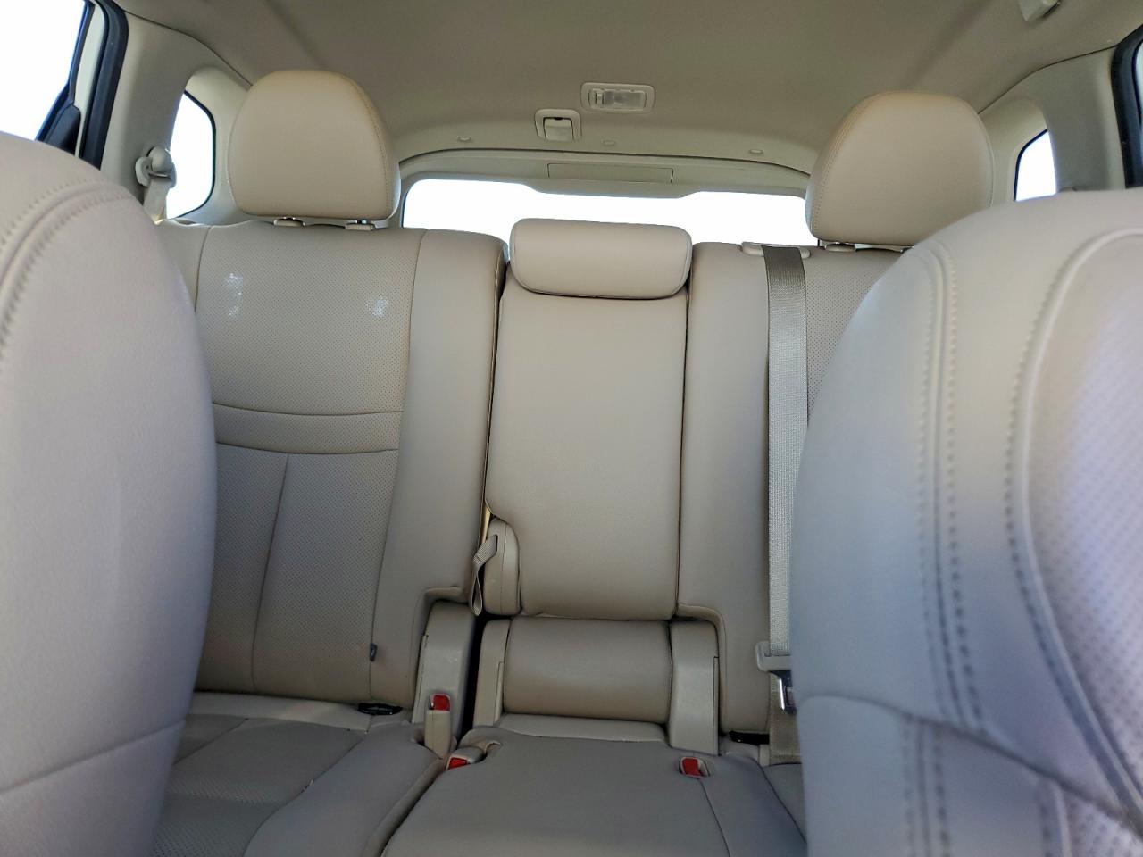 Nissan Rogue S Image 2