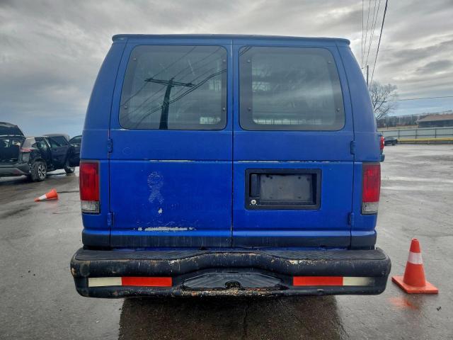 Ford Econoline E250 Van Image 4