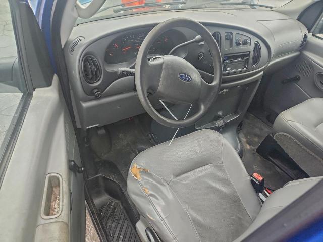 Ford Econoline E250 Van Image 9