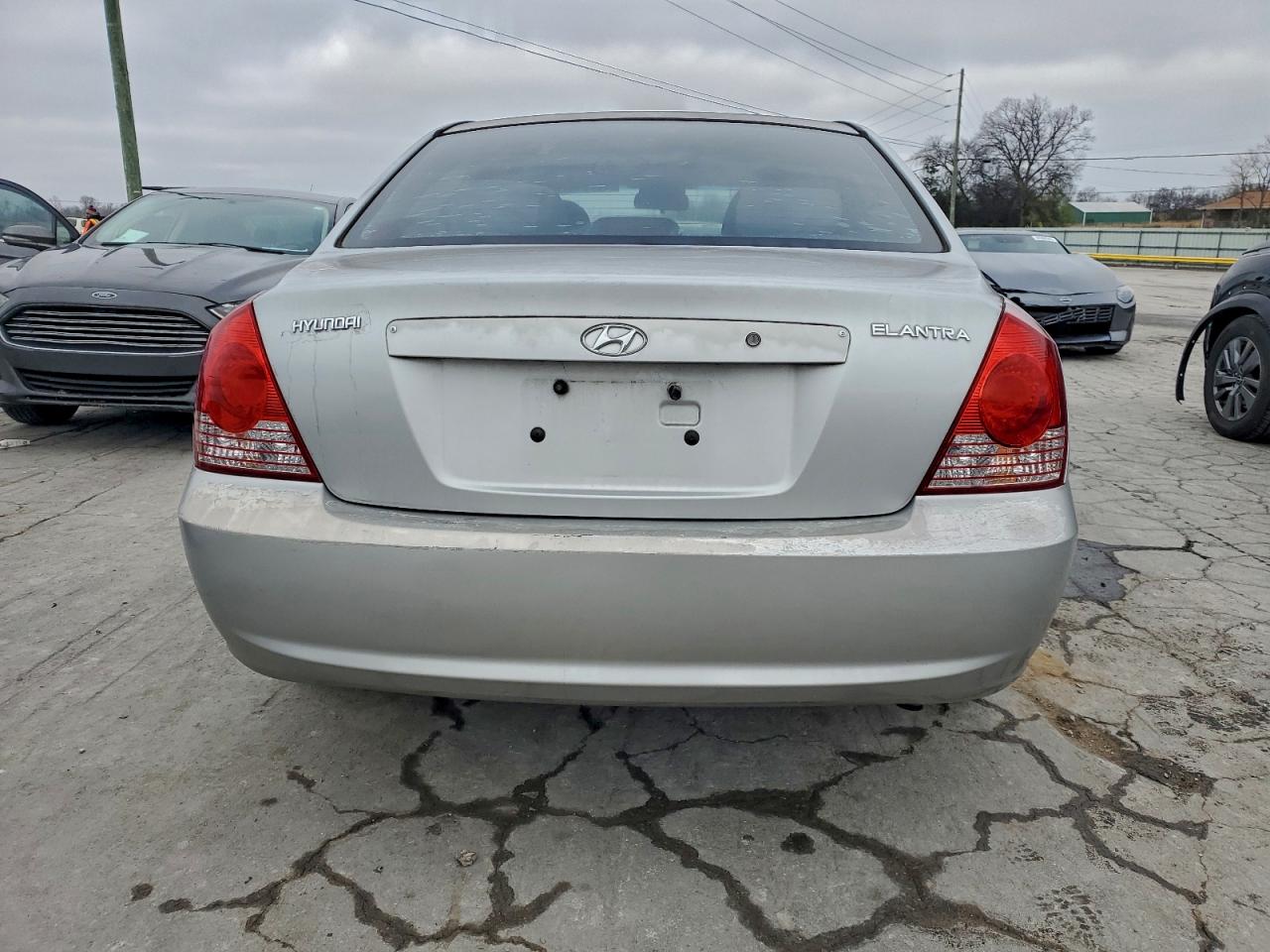 Hyundai ELANTRA Gls Image 3