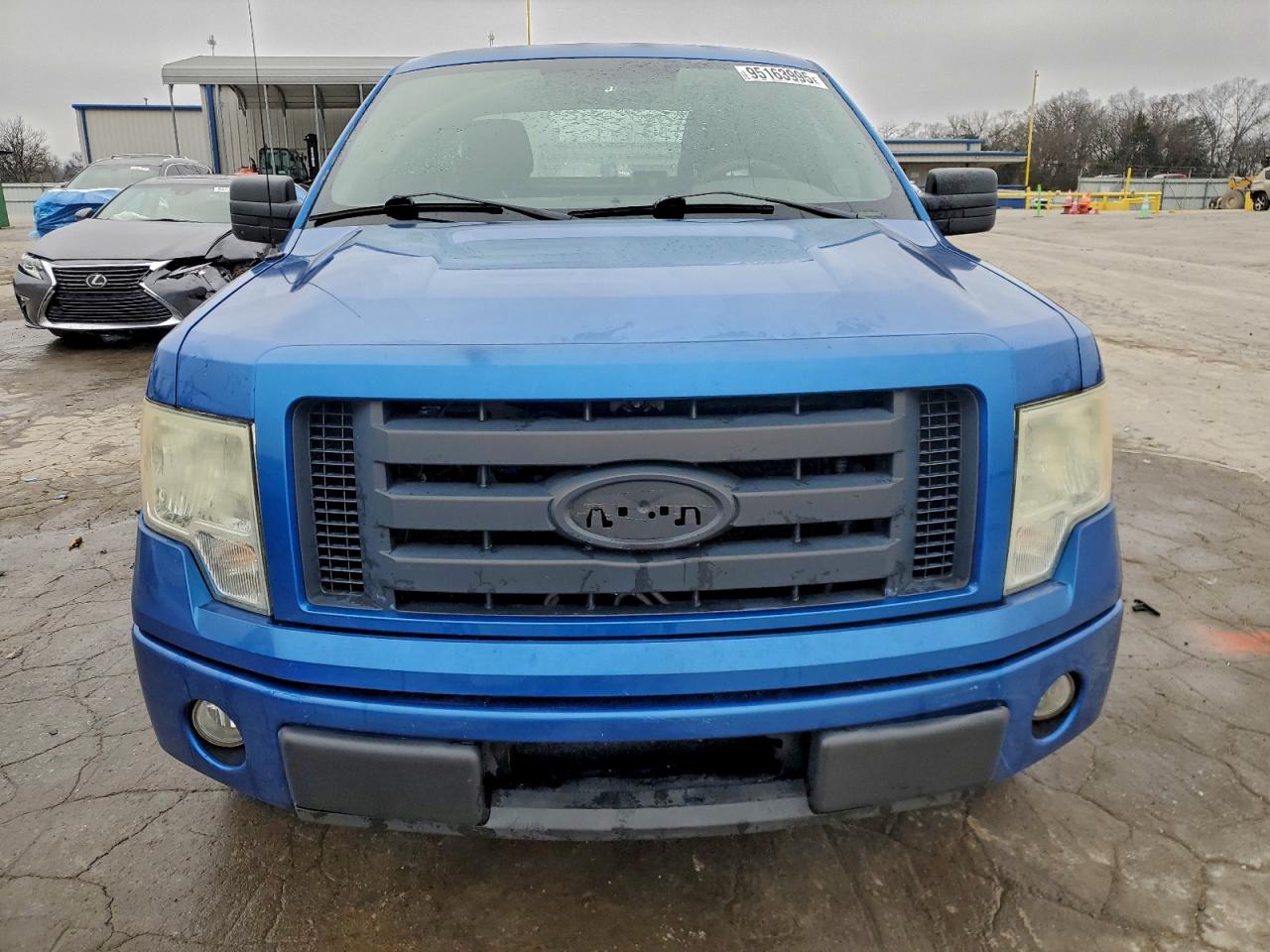 Ford F-150 Super Cab Image 6