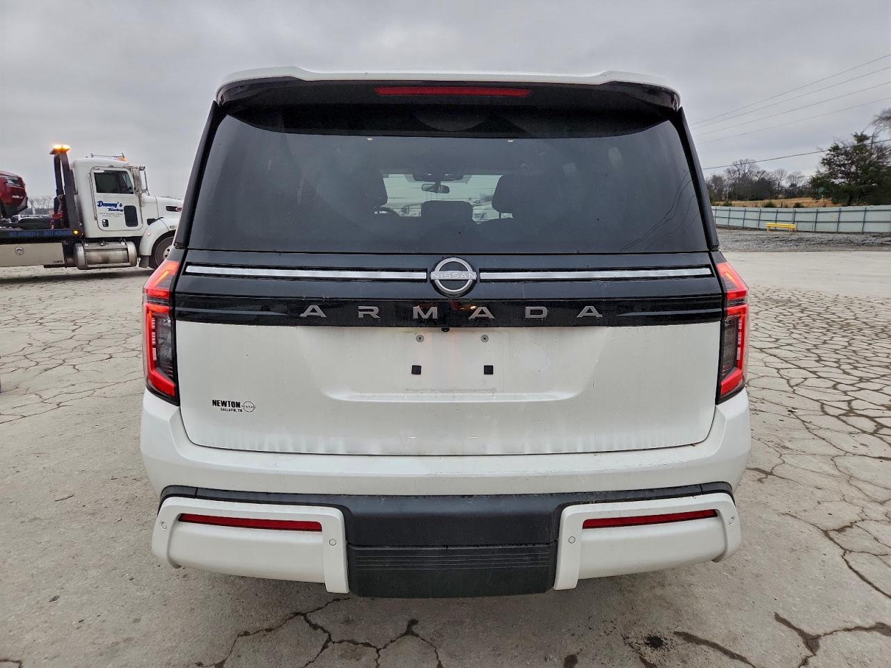 Nissan Armada Sv Image 5