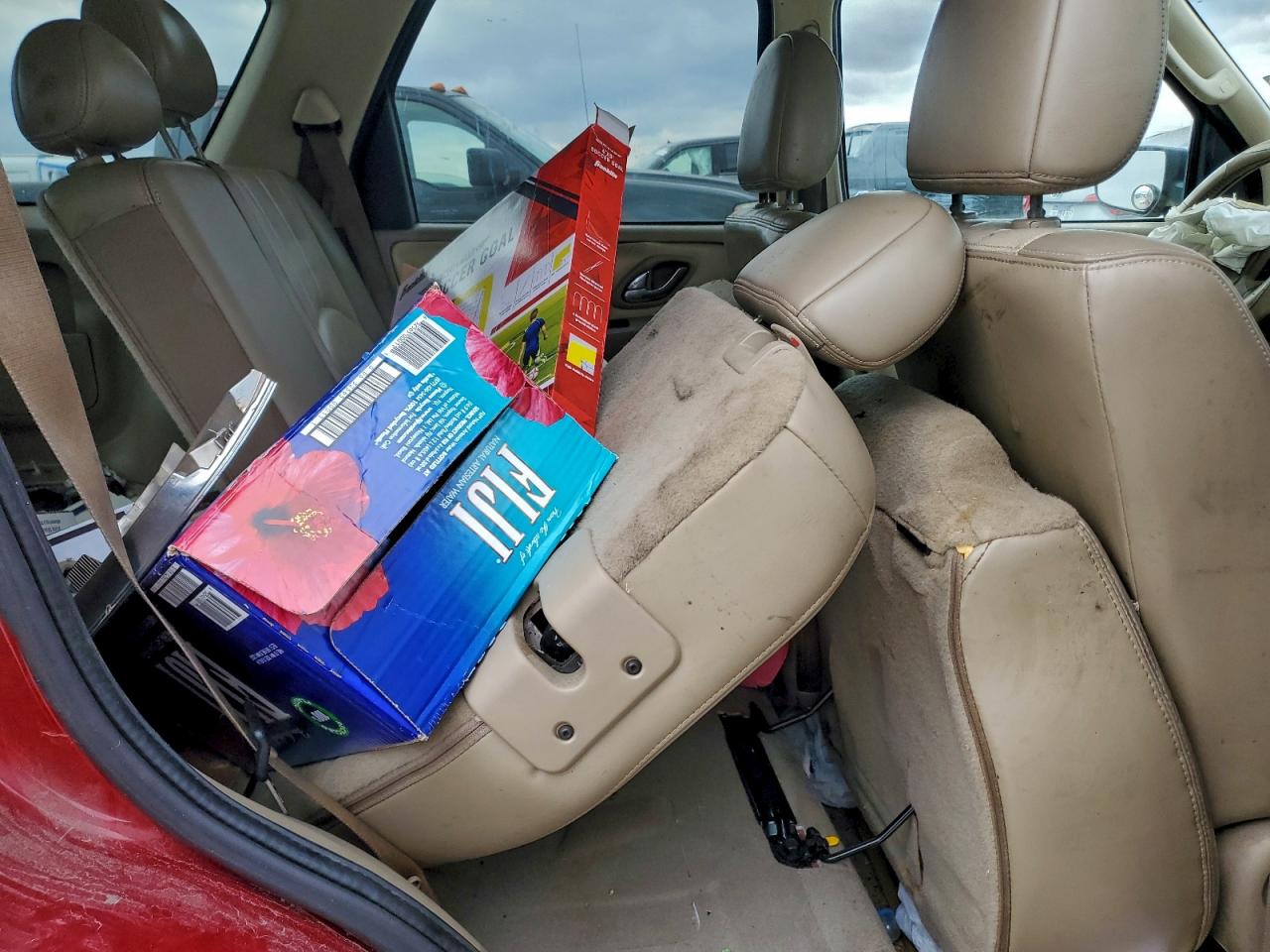 Mercury Mariner Image 12