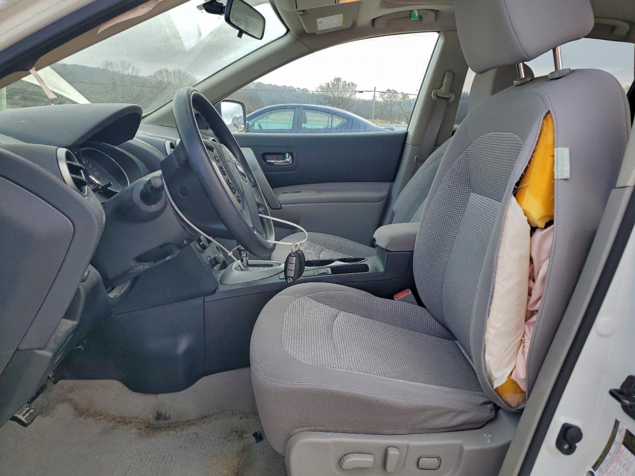 Nissan Rogue S Image 13