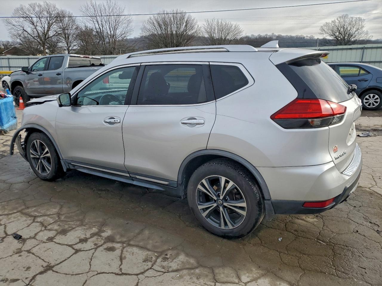 Nissan Rogue S Image 3