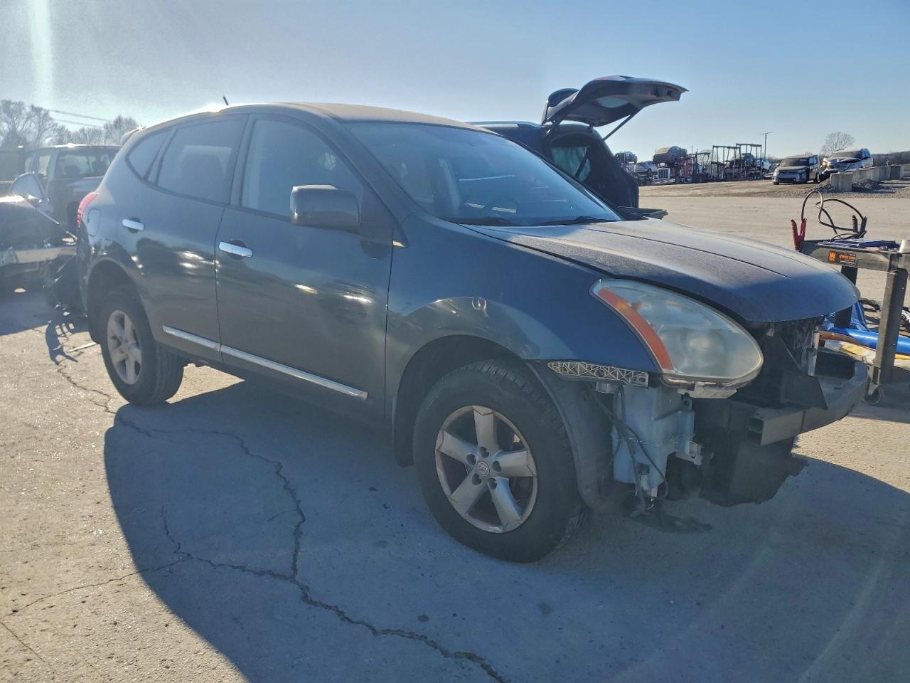 Nissan Rogue S Image 4