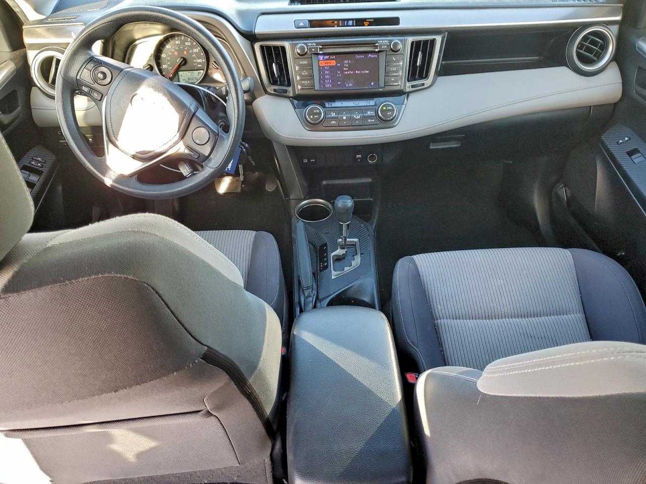 Toyota RAV4 Xle Image 7