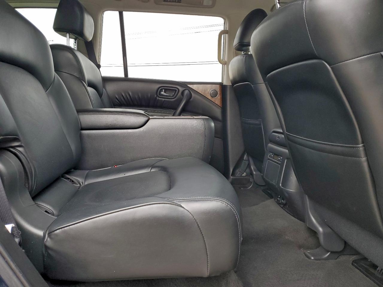 Nissan Armada Sl Image 10