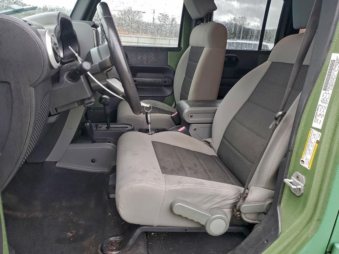 Jeep Wrangler Sahara Image 5