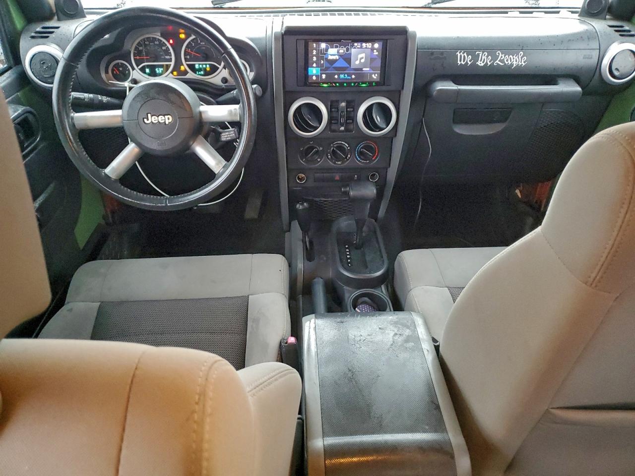 Jeep Wrangler Sahara Image 8