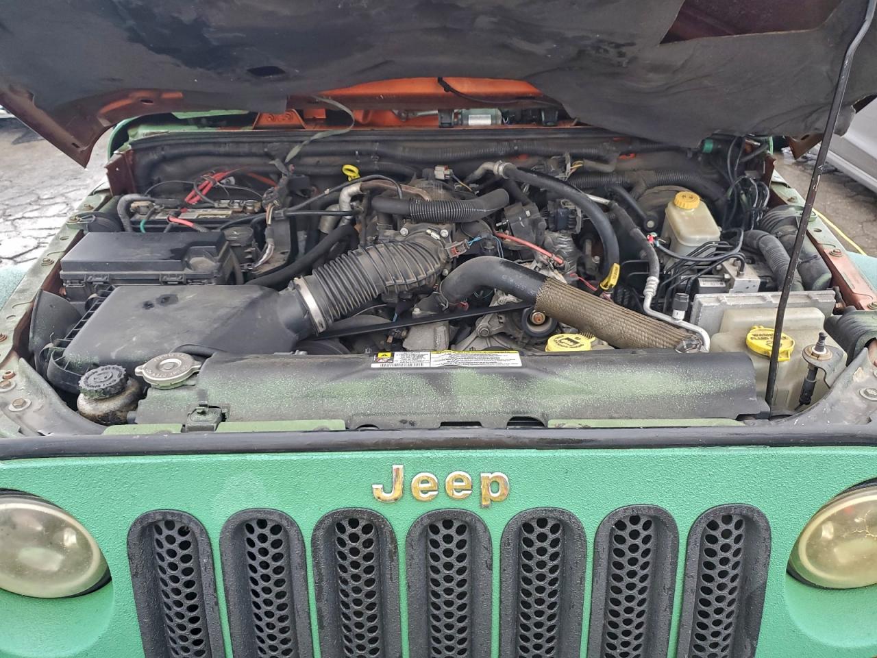 Jeep Wrangler Sahara Image 4