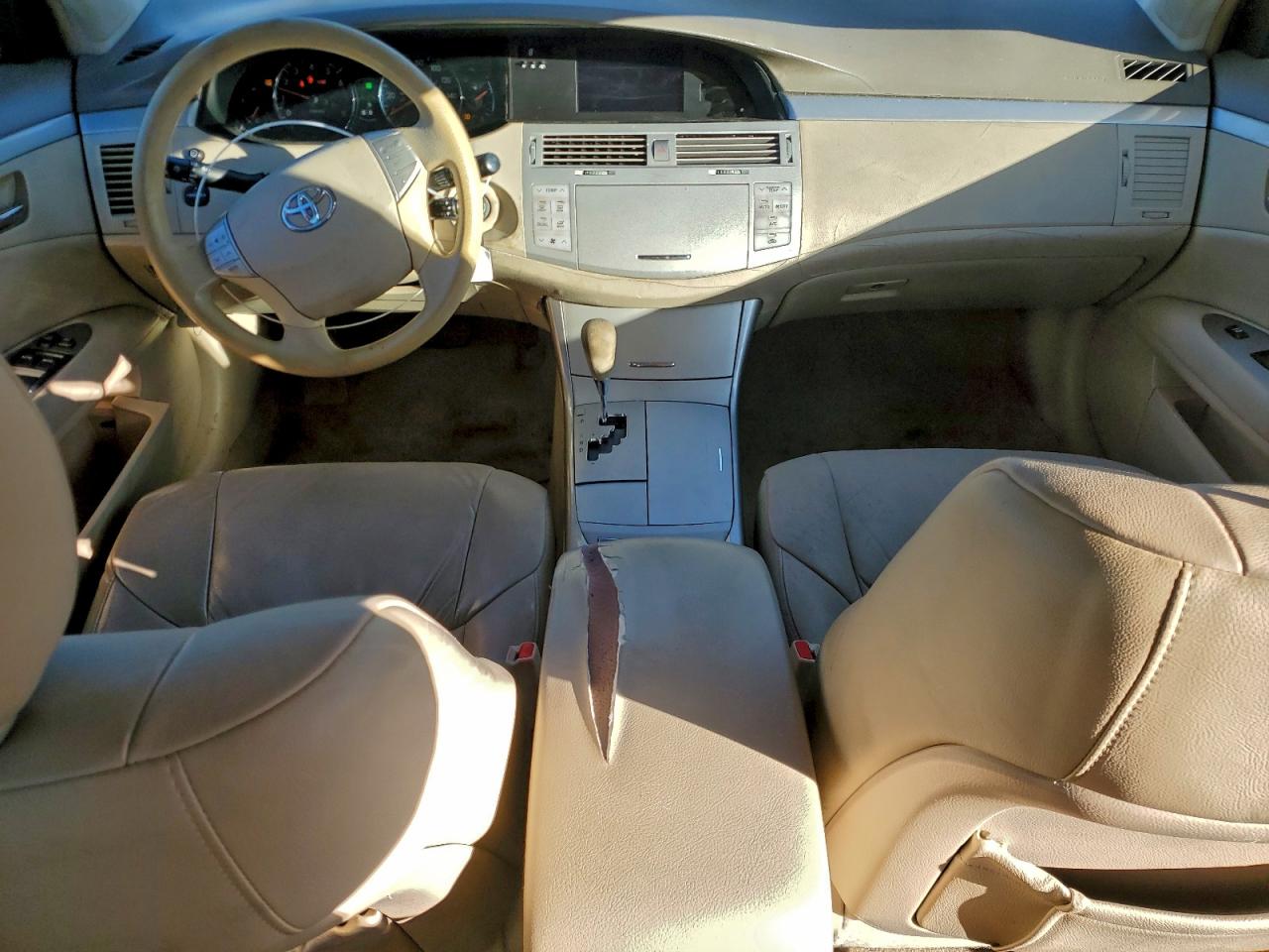 Toyota Avalon Xl Image 3