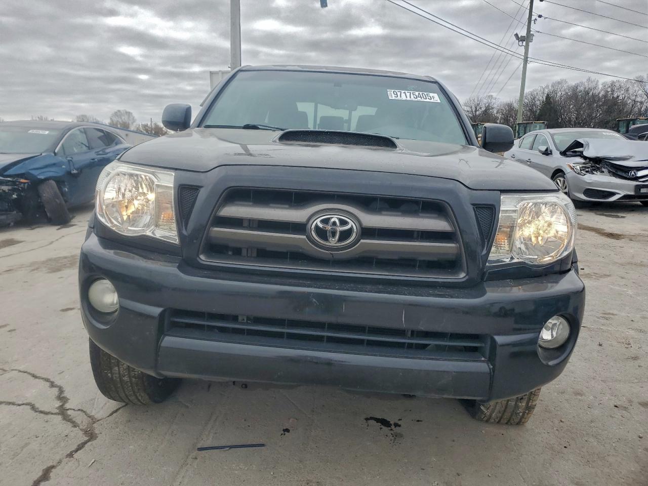 Toyota Tacoma Double Cab Prerunner Image 11