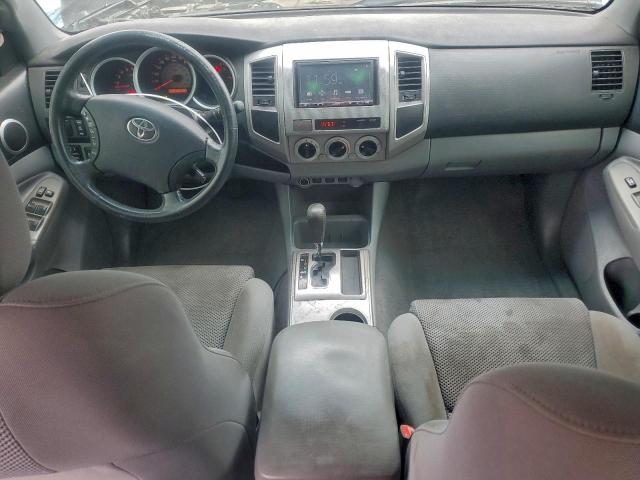 Toyota Tacoma Double Cab Prerunner Image 4