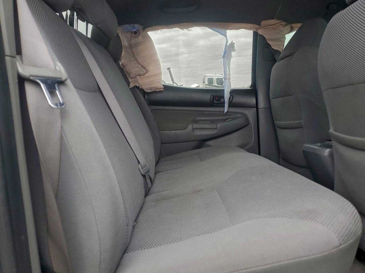 Toyota Tacoma Double Cab Prerunner Image 8