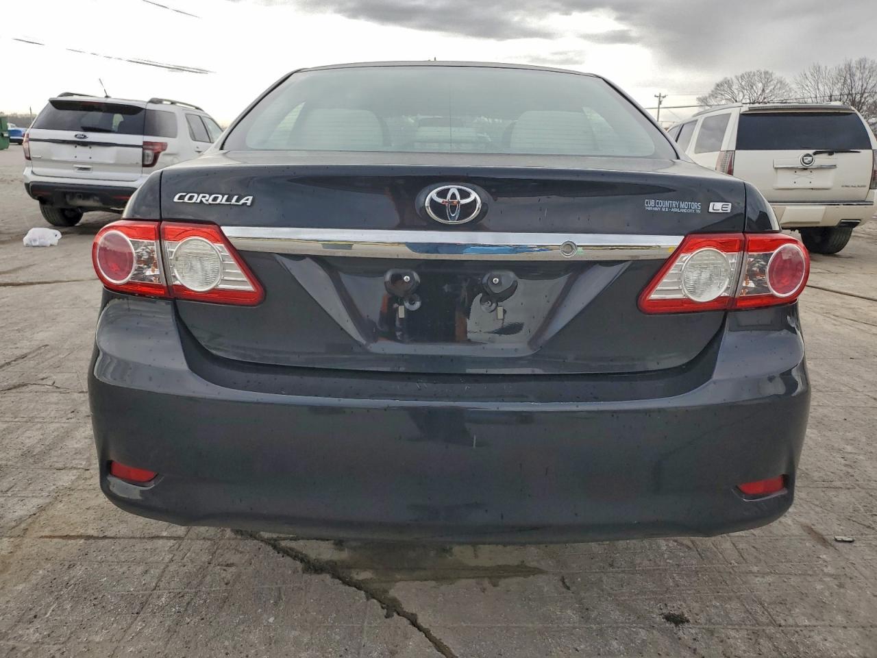 Toyota Corolla Base Image 2