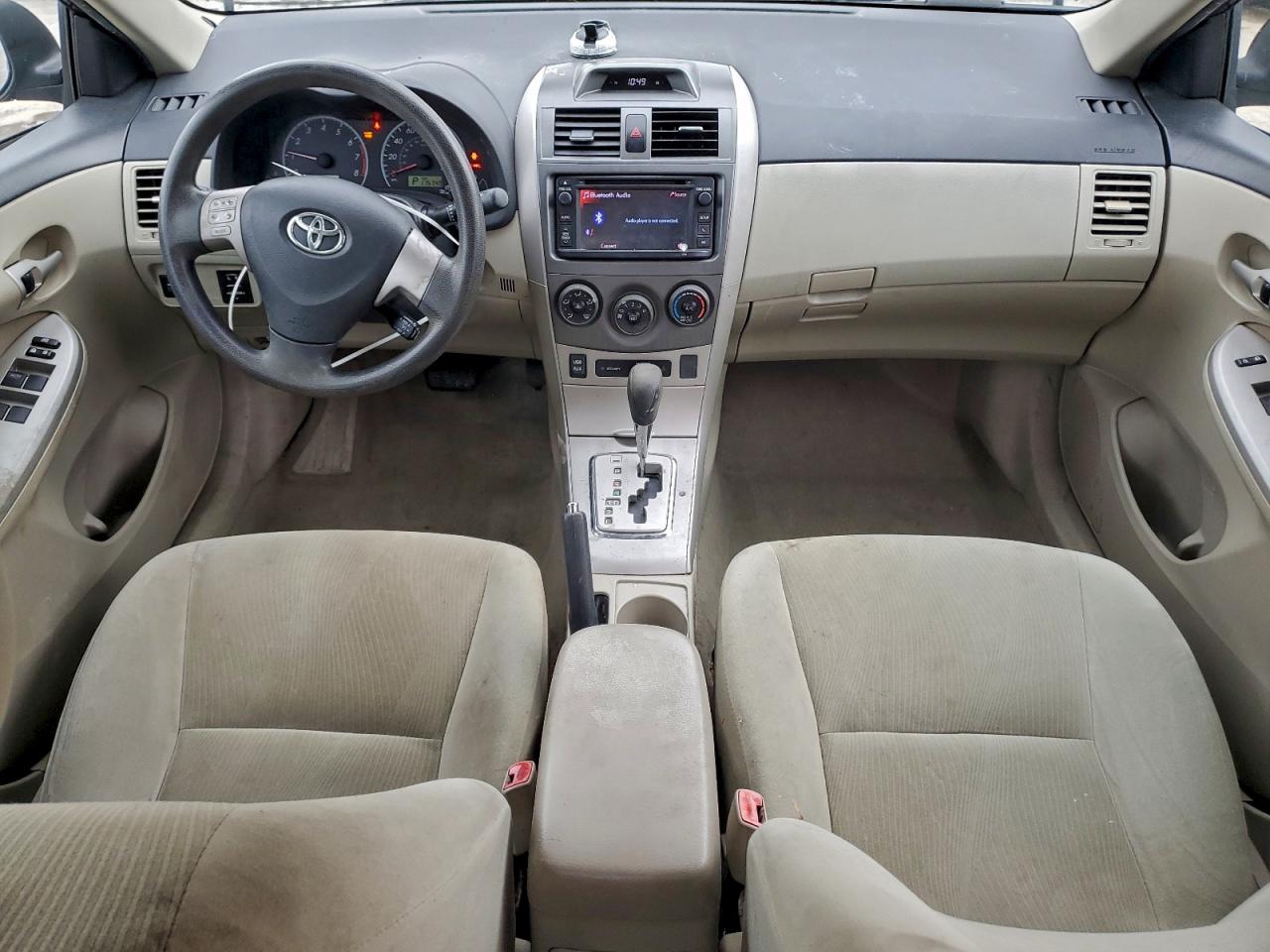 Toyota Corolla Base Image 11