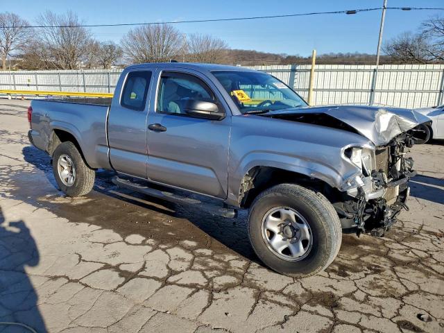 Toyota Tacoma Access Cab Image 3