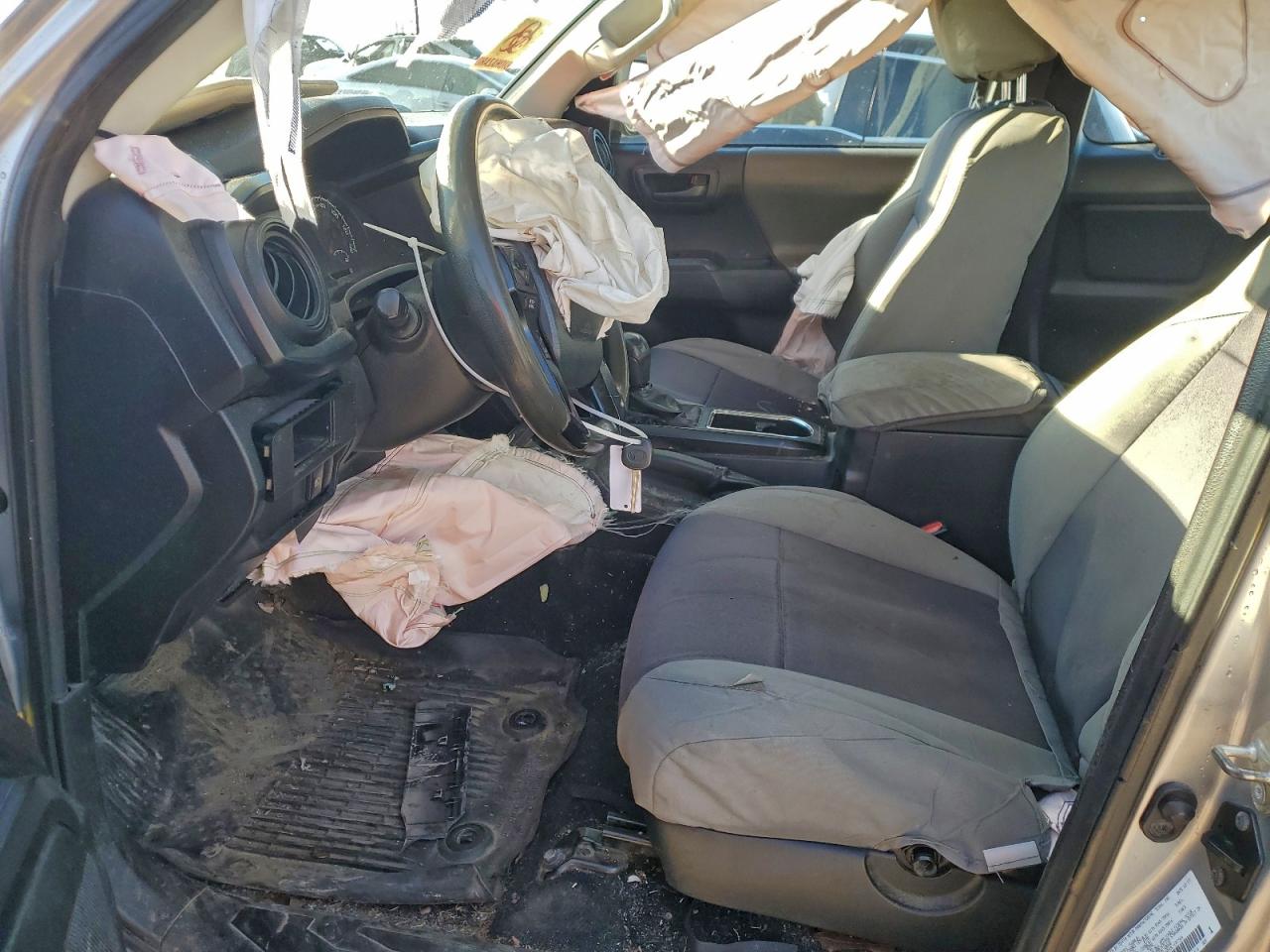 Toyota Tacoma Access Cab Image 4