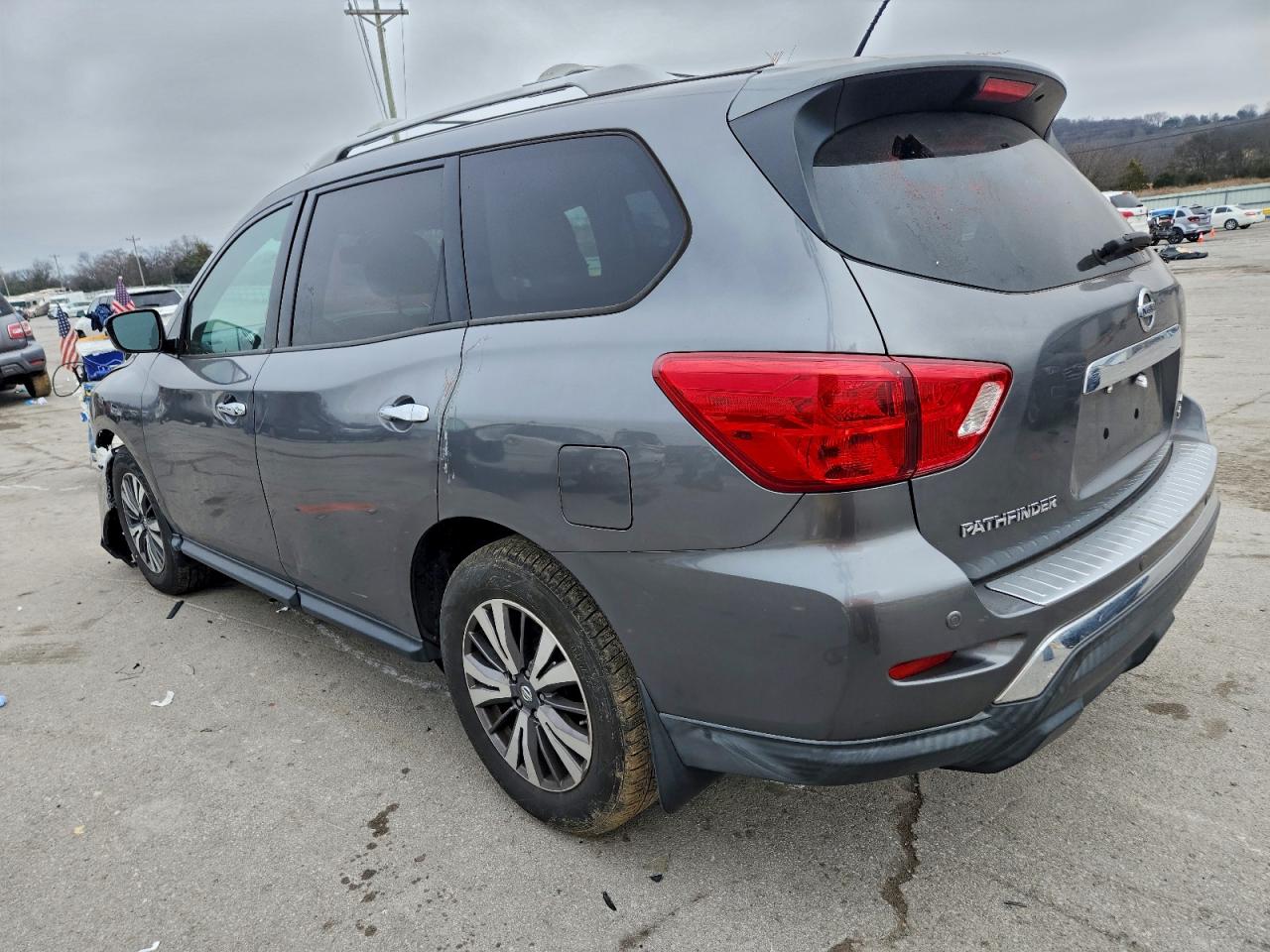 Nissan Pathfinder S Image 2