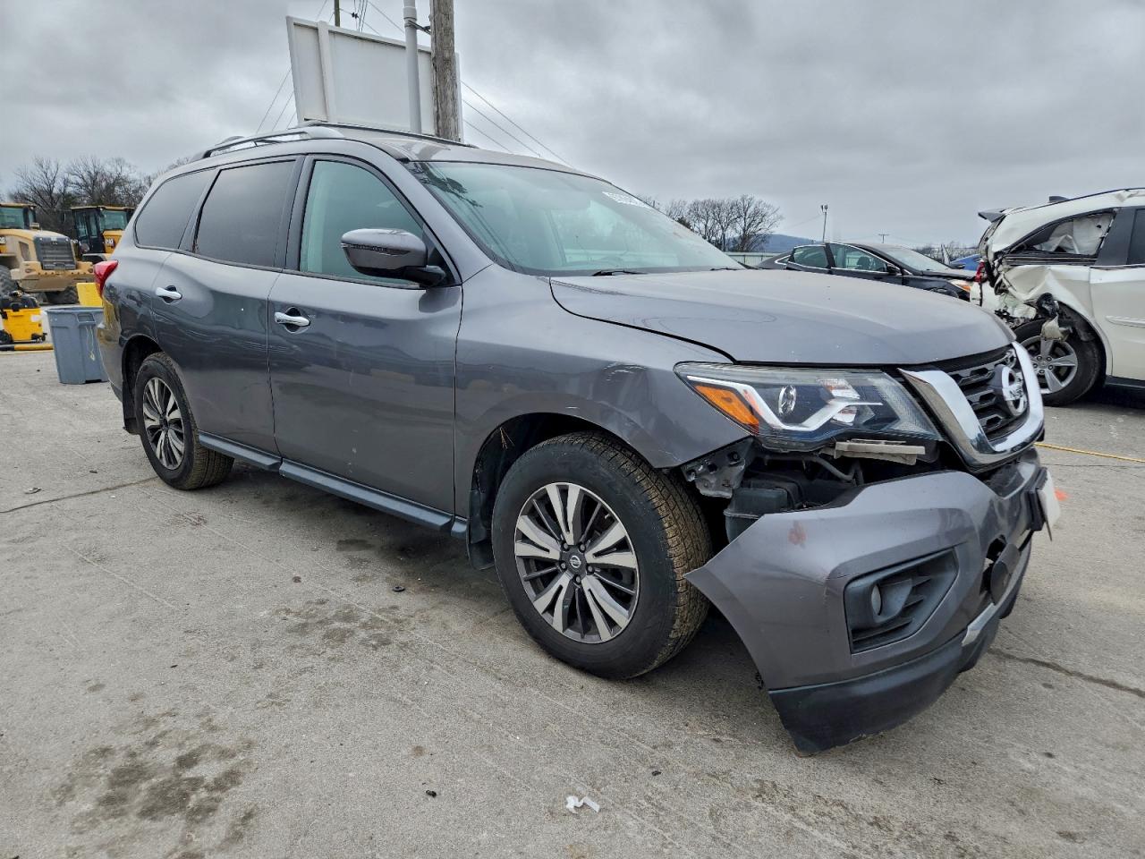 Nissan Pathfinder S Image 5