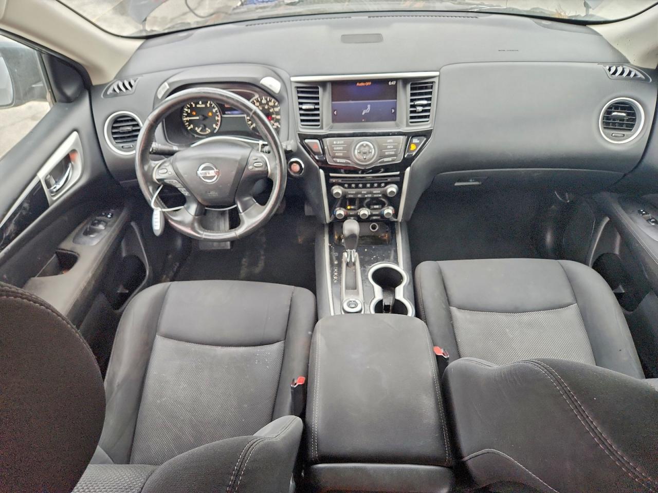 Nissan Pathfinder S Image 12