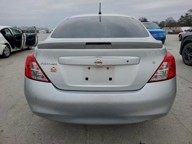 Nissan Versa S Image 6