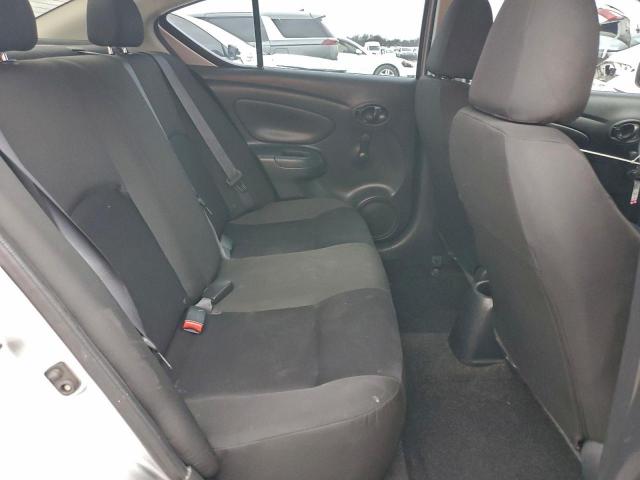 Nissan Versa S Image 9