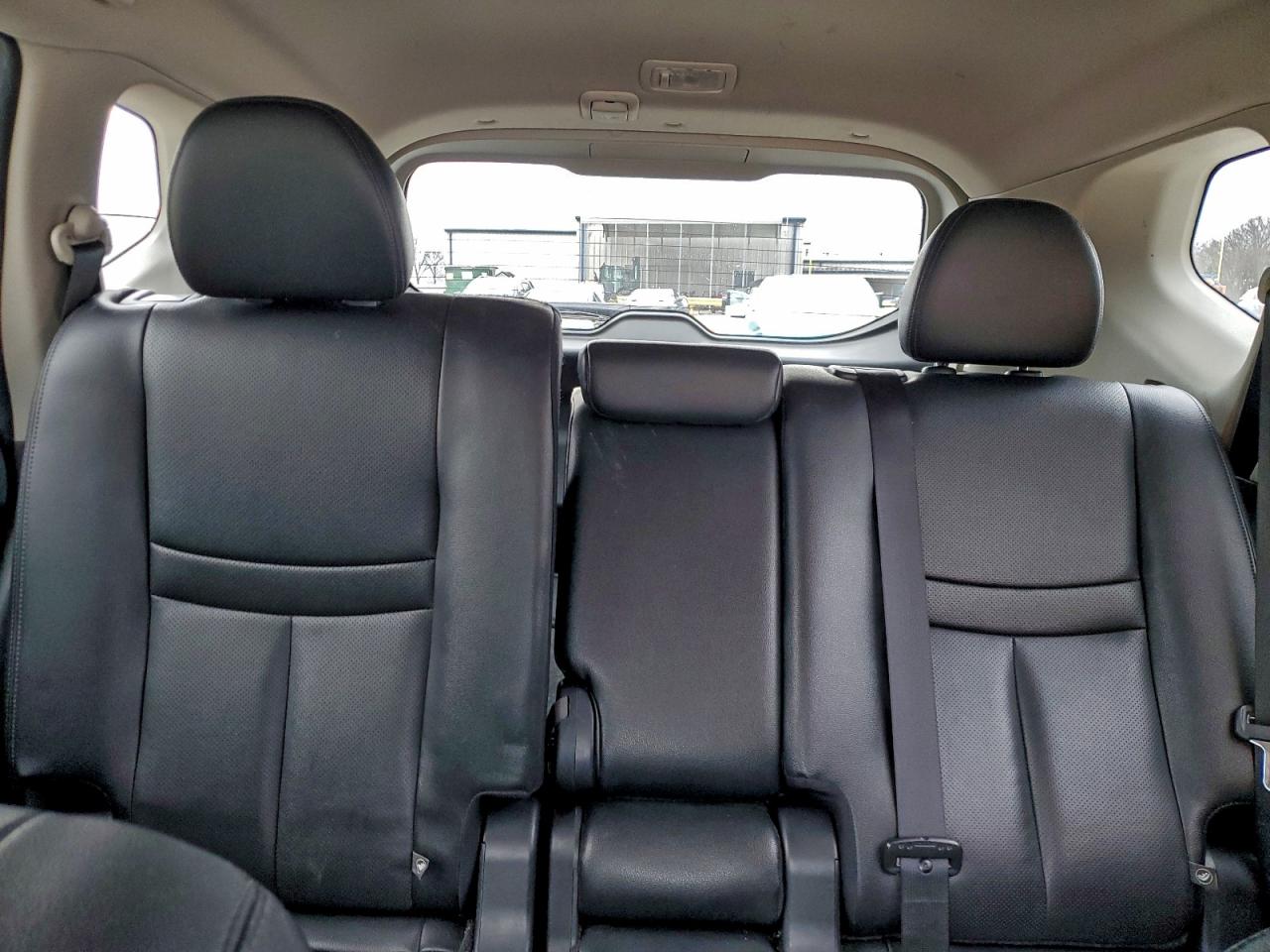 Nissan Rogue S Image 5