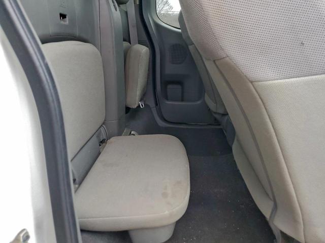 Nissan Frontier S Image 7