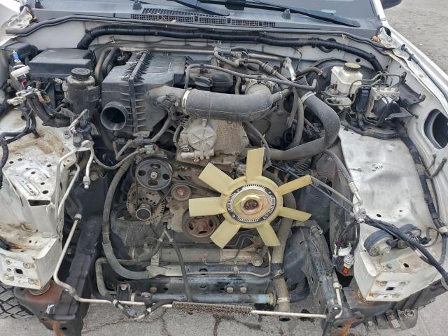 Nissan Frontier S Image 12