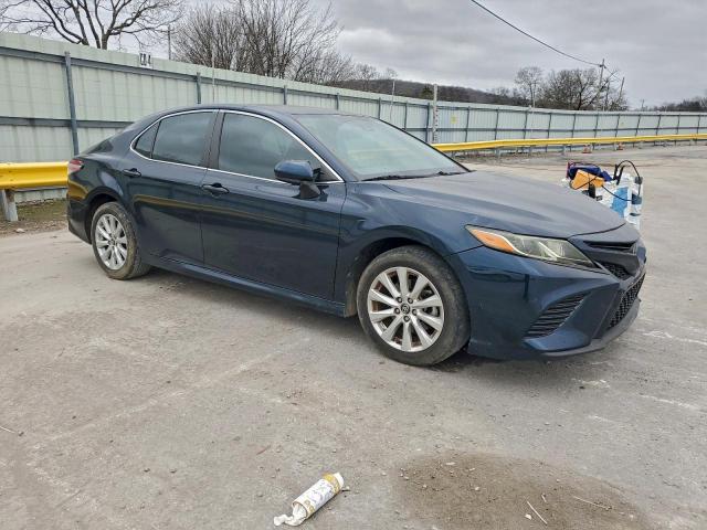 Toyota Camry L Image 3