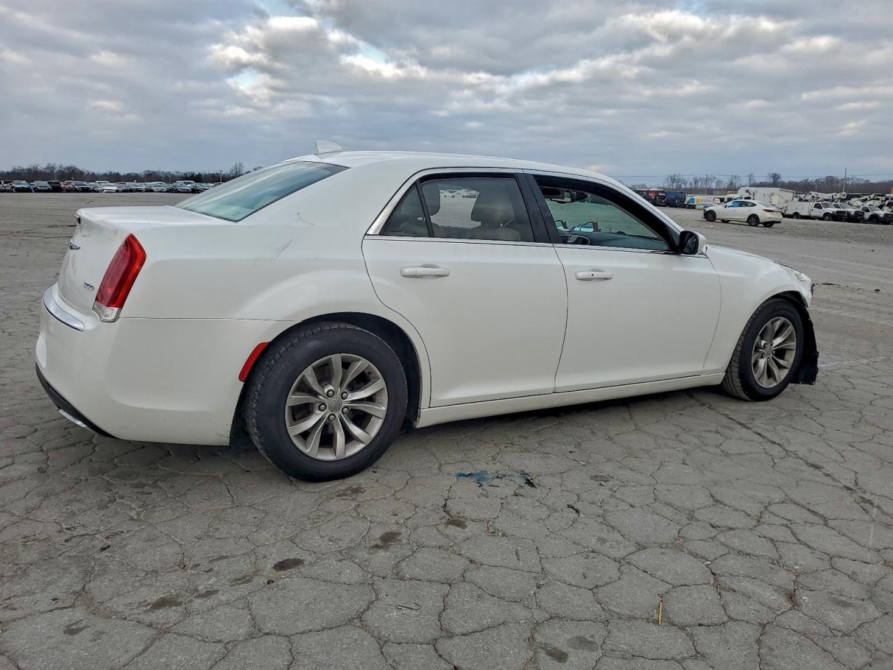 Chrysler 300 Limited Image 7