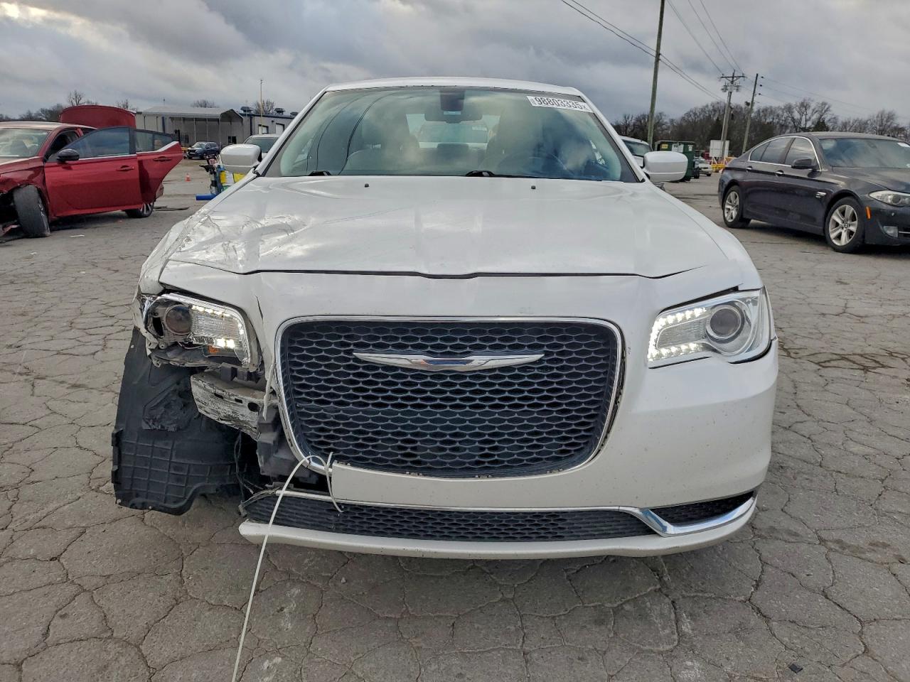 Chrysler 300 Limited Image 10