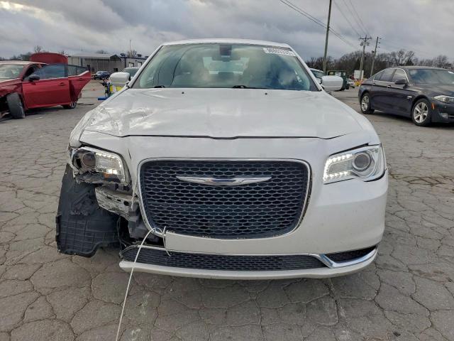 Chrysler 300 Limited Image 10