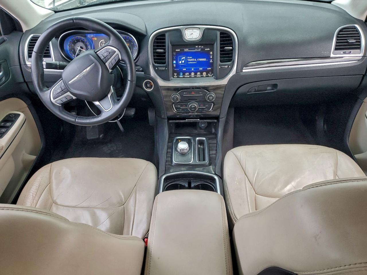 Chrysler 300 Limited Image 5