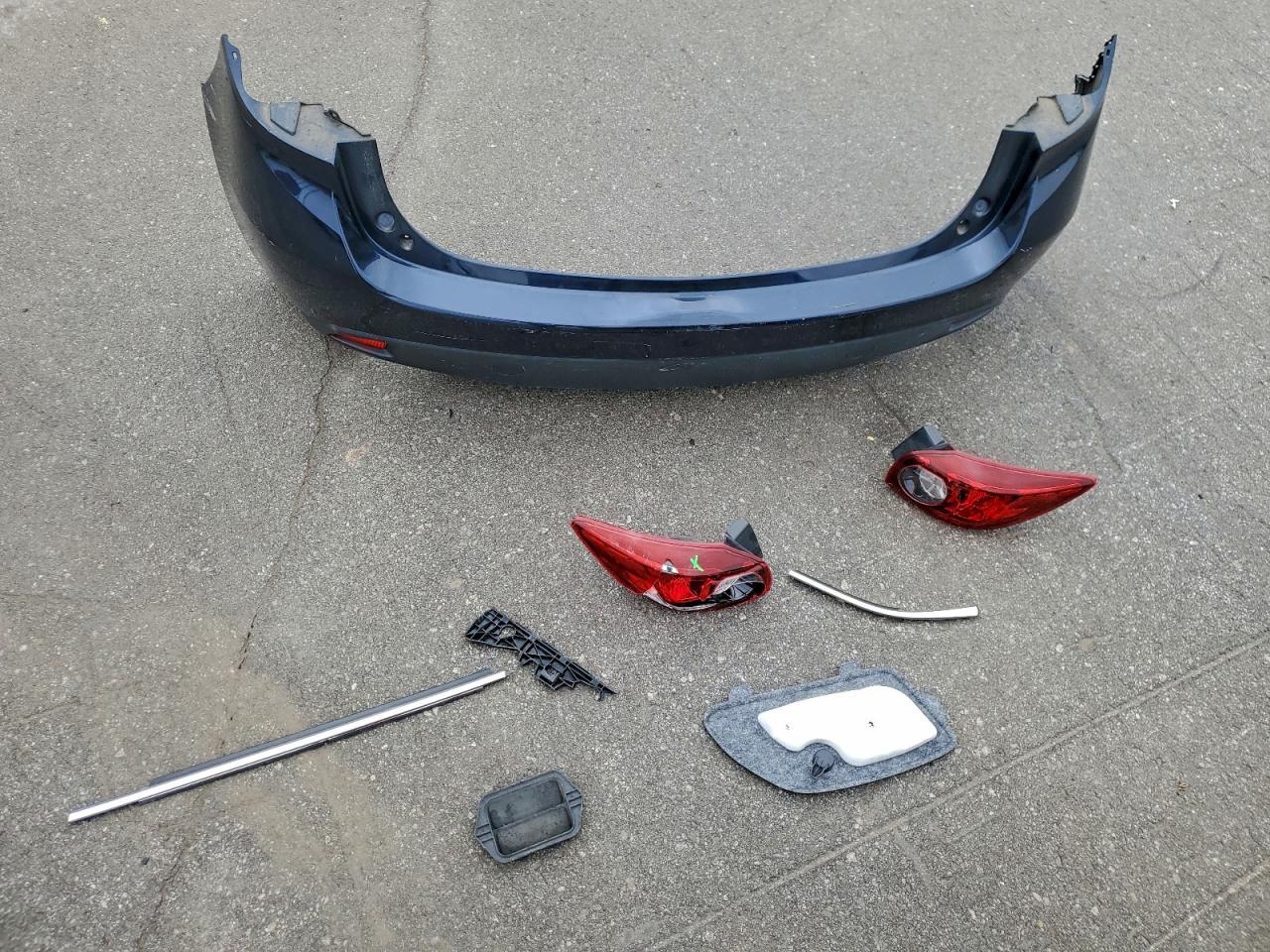 Mazda 3 Touring Image 14