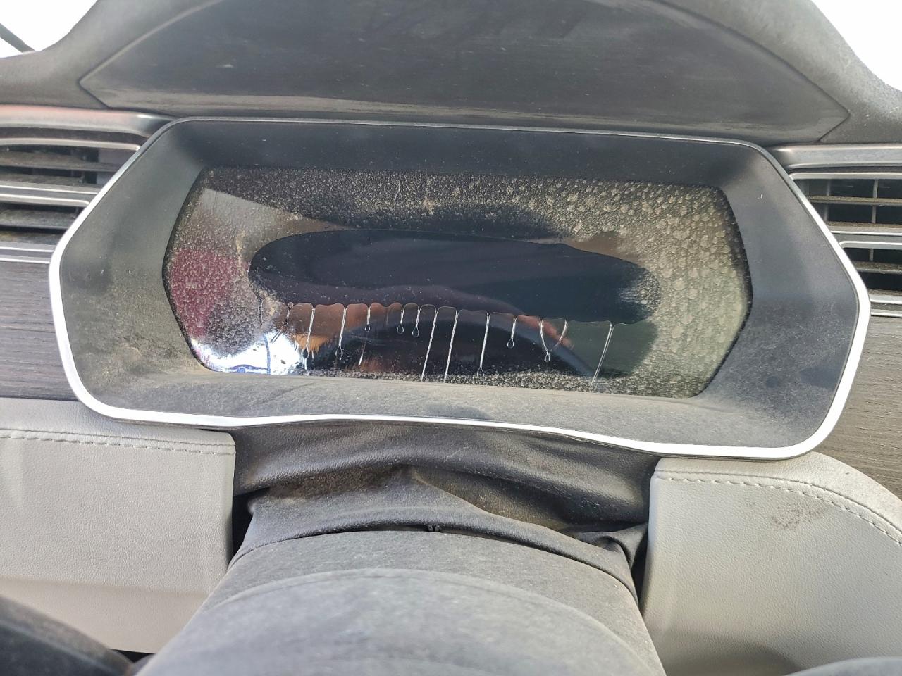 Tesla Model S Image 11