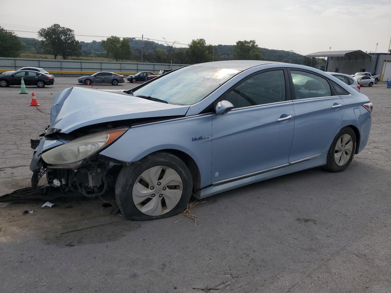 Hyundai SONATA Hybrid Image 1