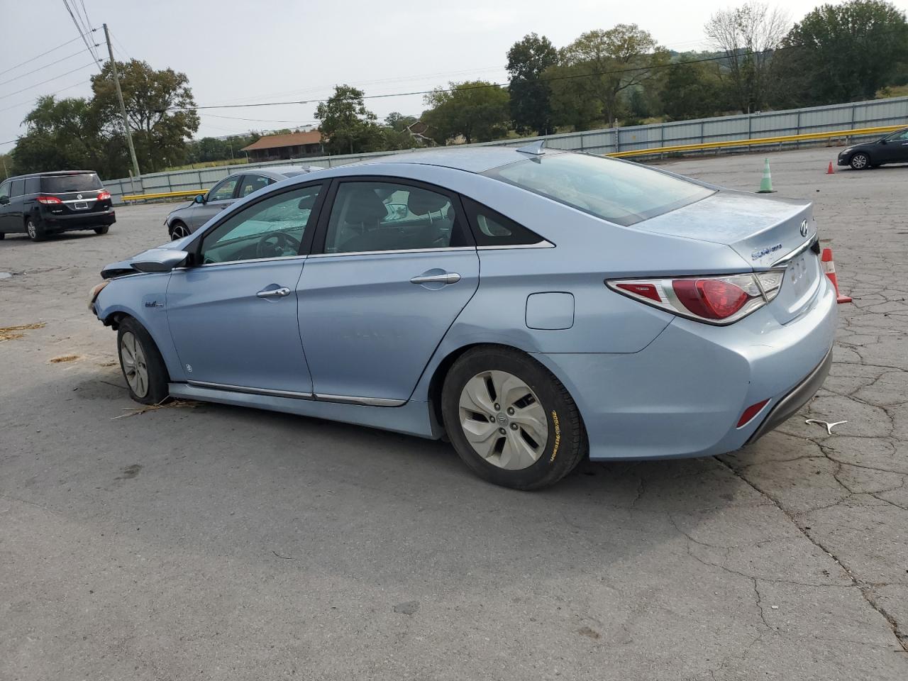 Hyundai SONATA Hybrid Image 2