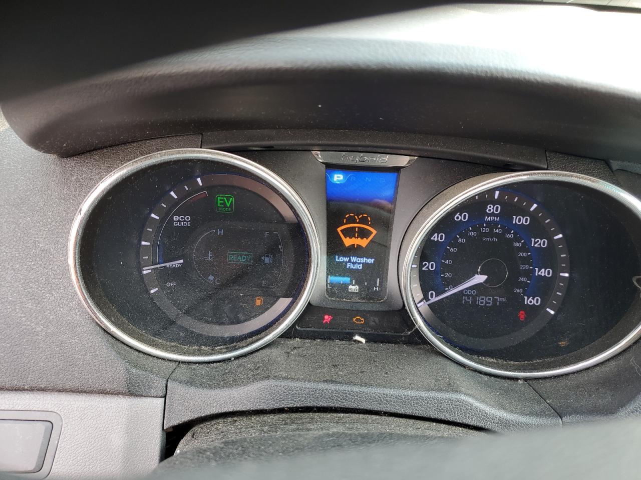 Hyundai SONATA Hybrid Image 8