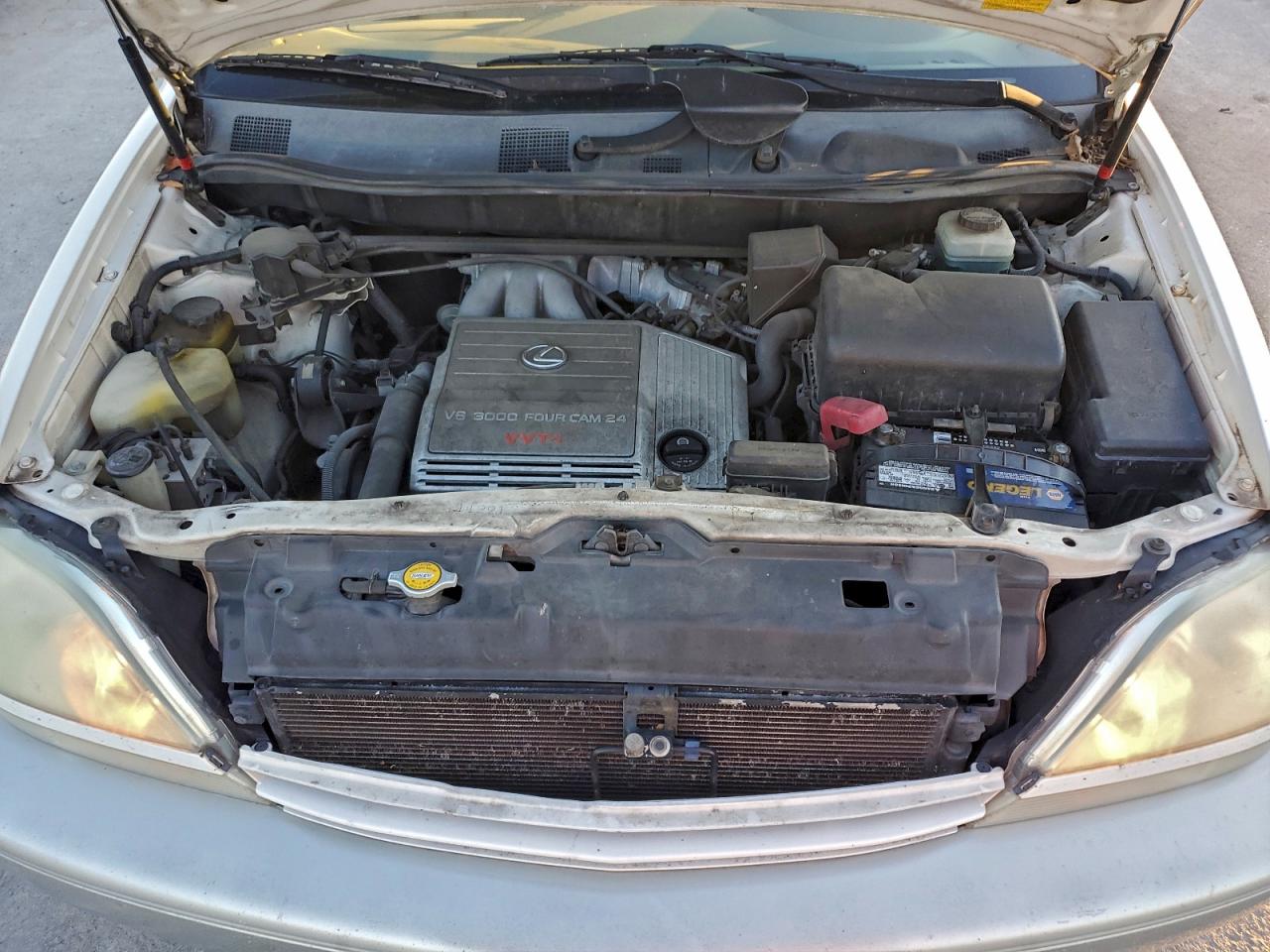 Lexus RX 300 Image 4