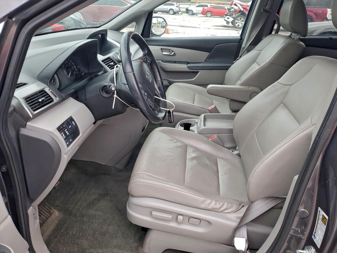 Honda Odyssey Touring Image 5