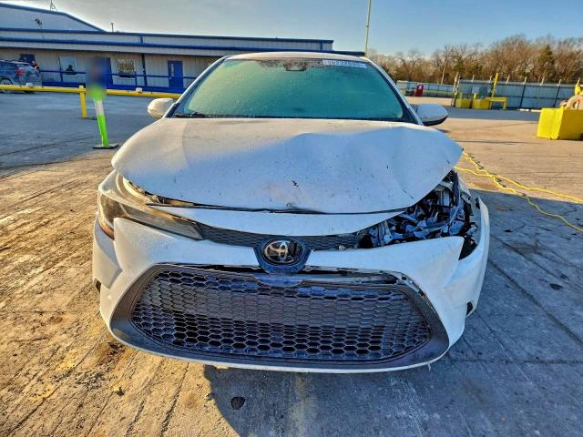 Toyota Corolla L Image 4