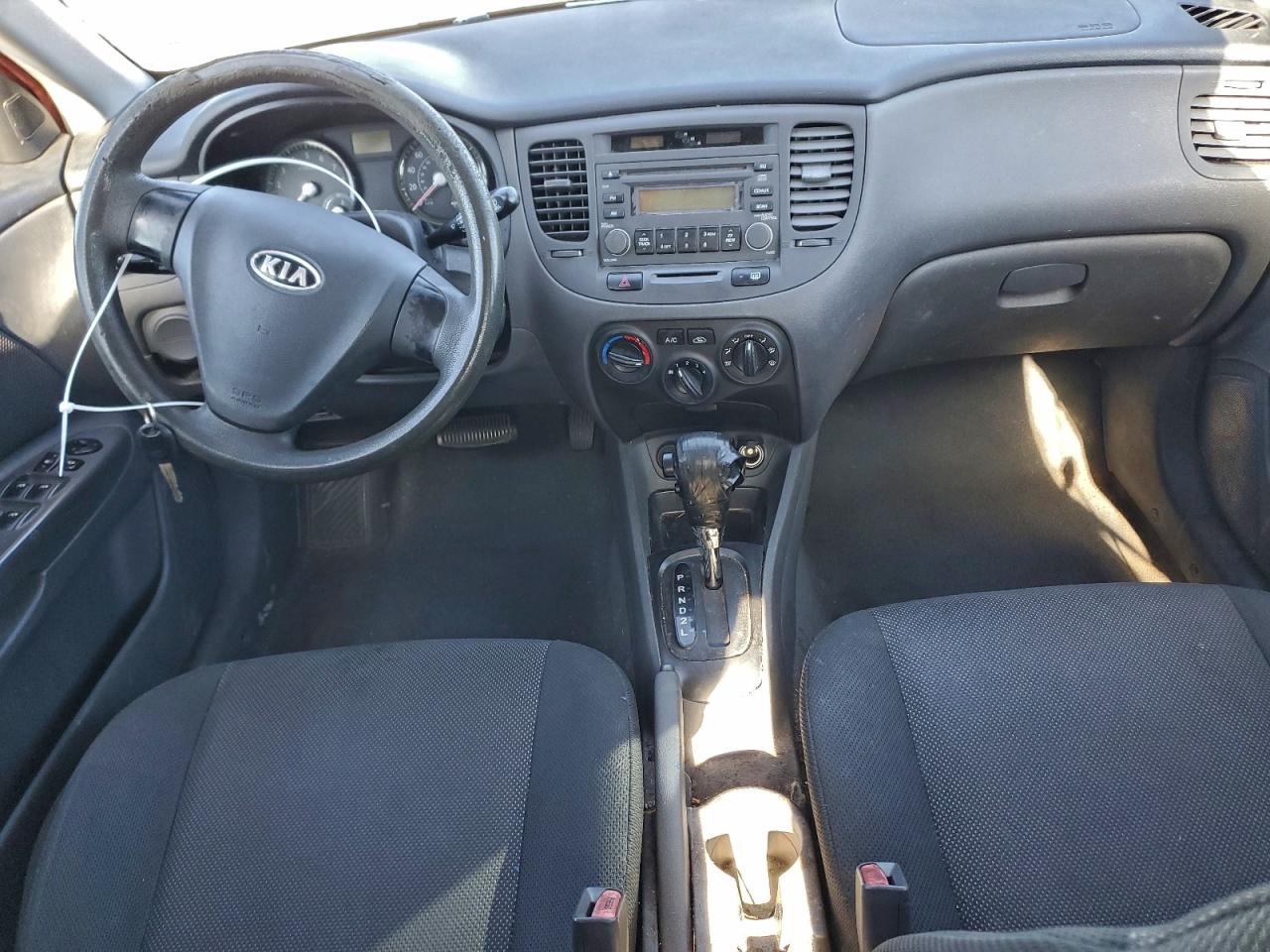 Kia Rio Base Image 6