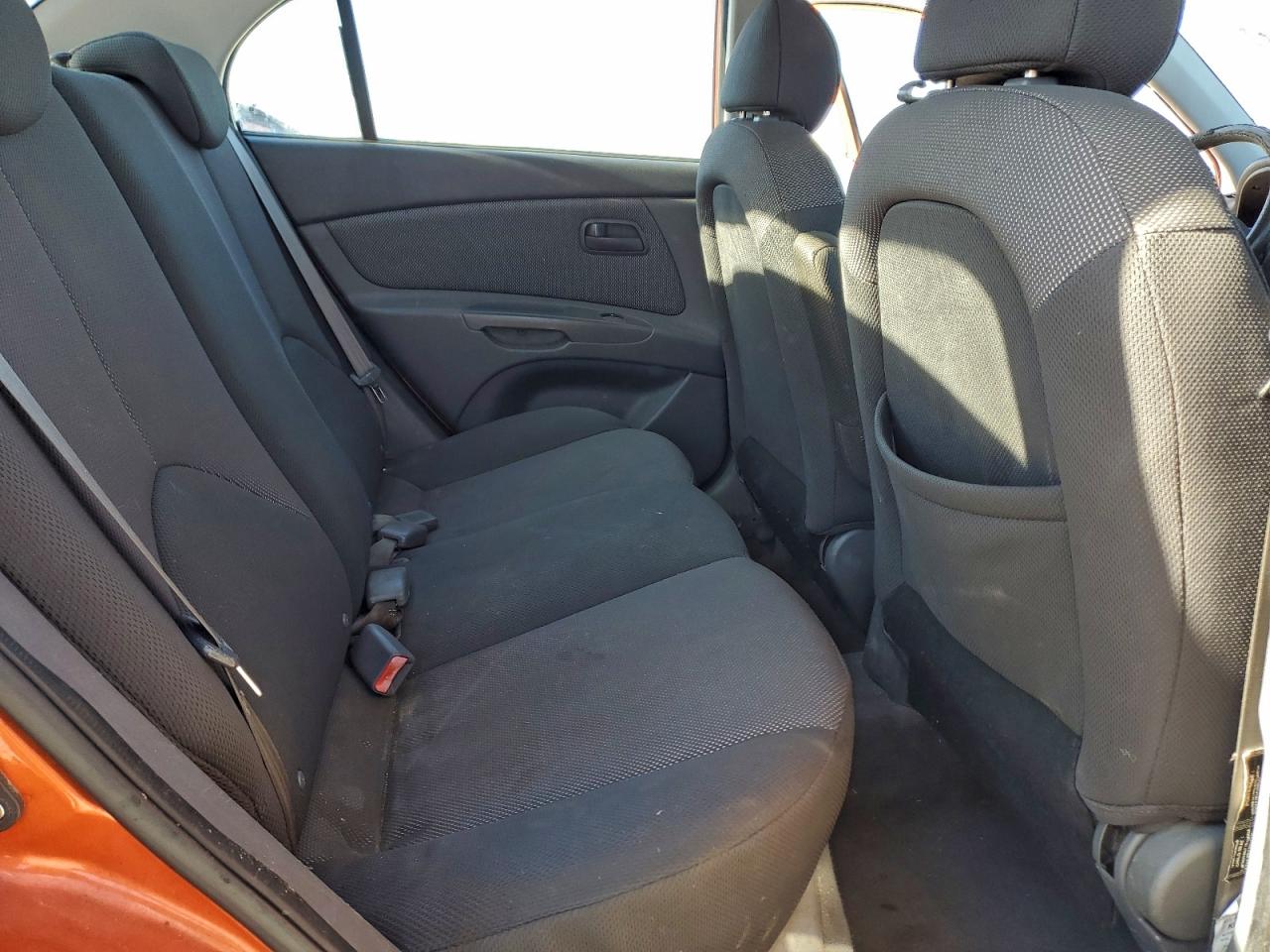 Kia Rio Base Image 11