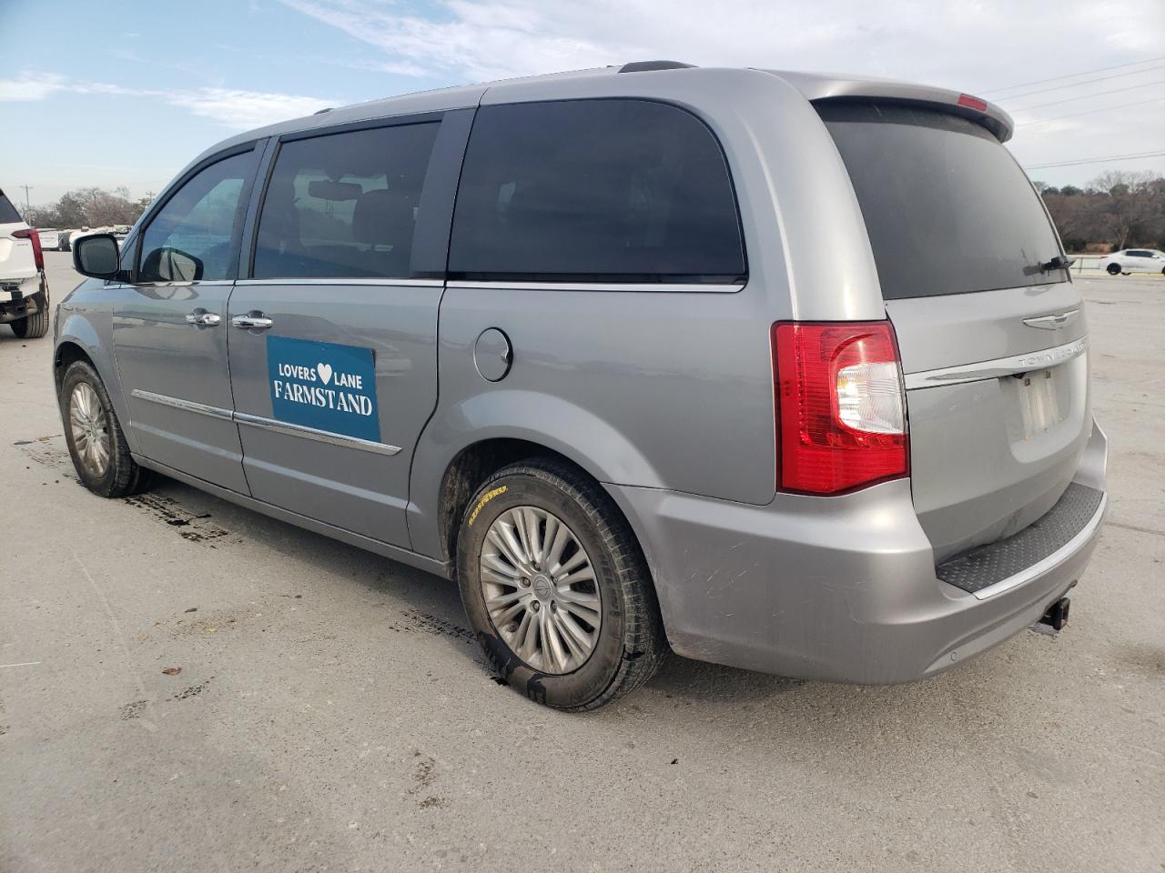 Chrysler Minivan Limited Image 13