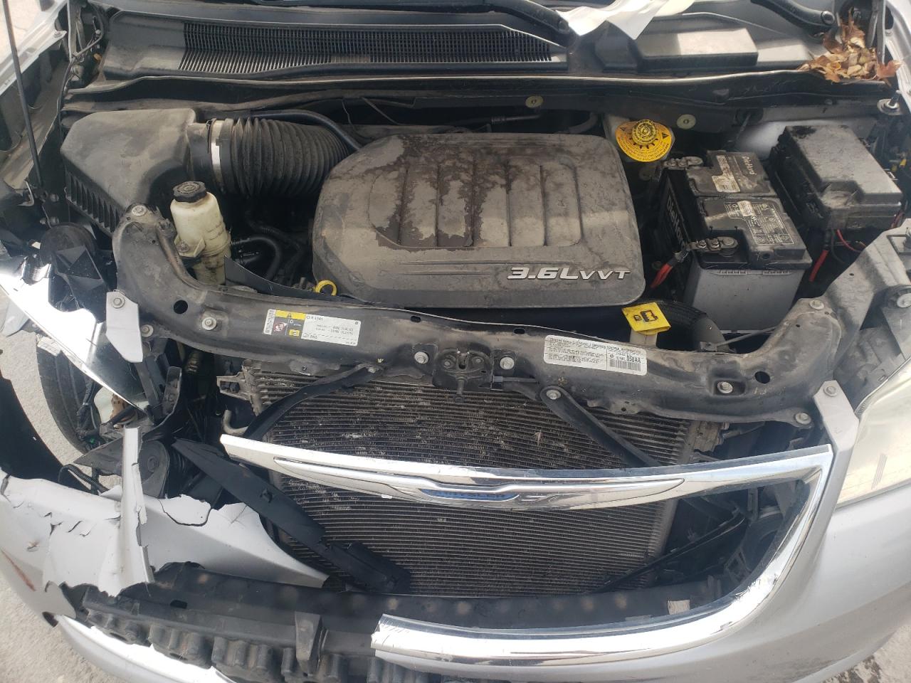 Chrysler Minivan Limited Image 12